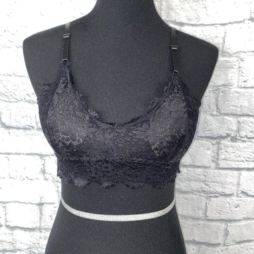 Women’s lace Bralette w/adjustable straps black size small